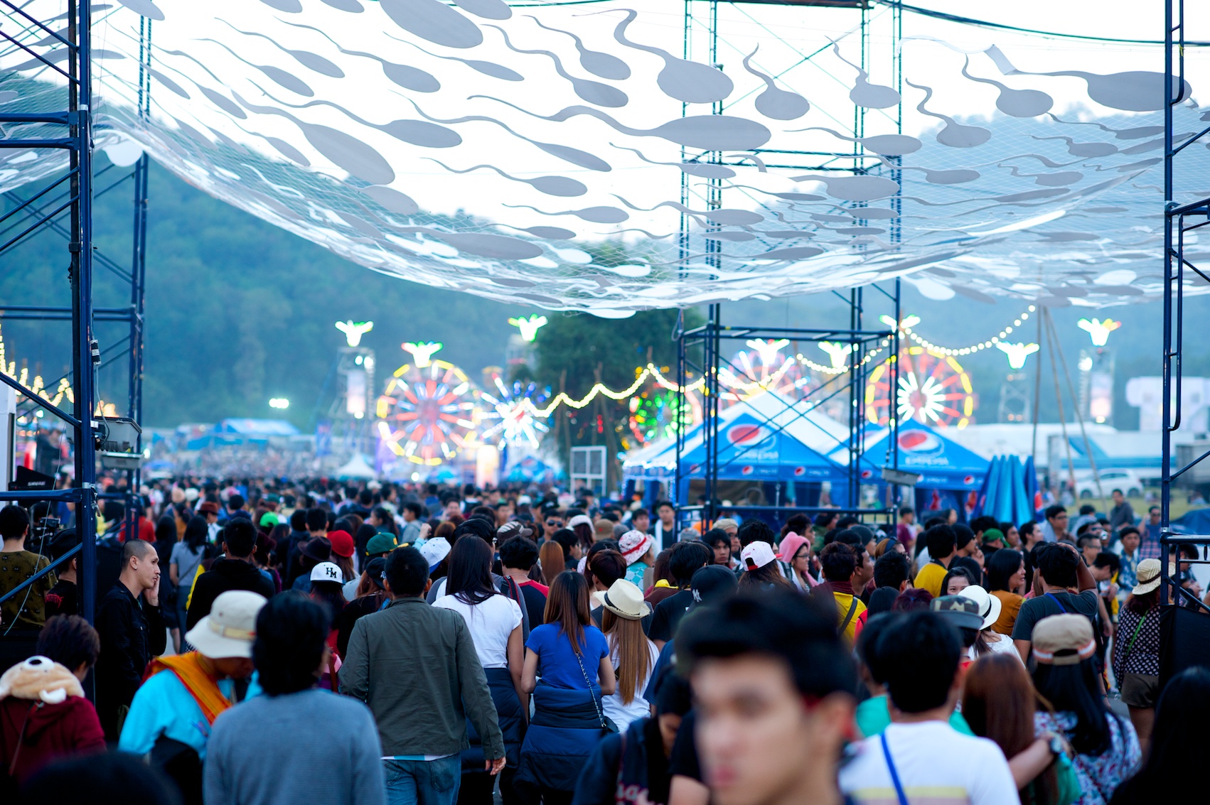 Pantip It feels like a carnival too.